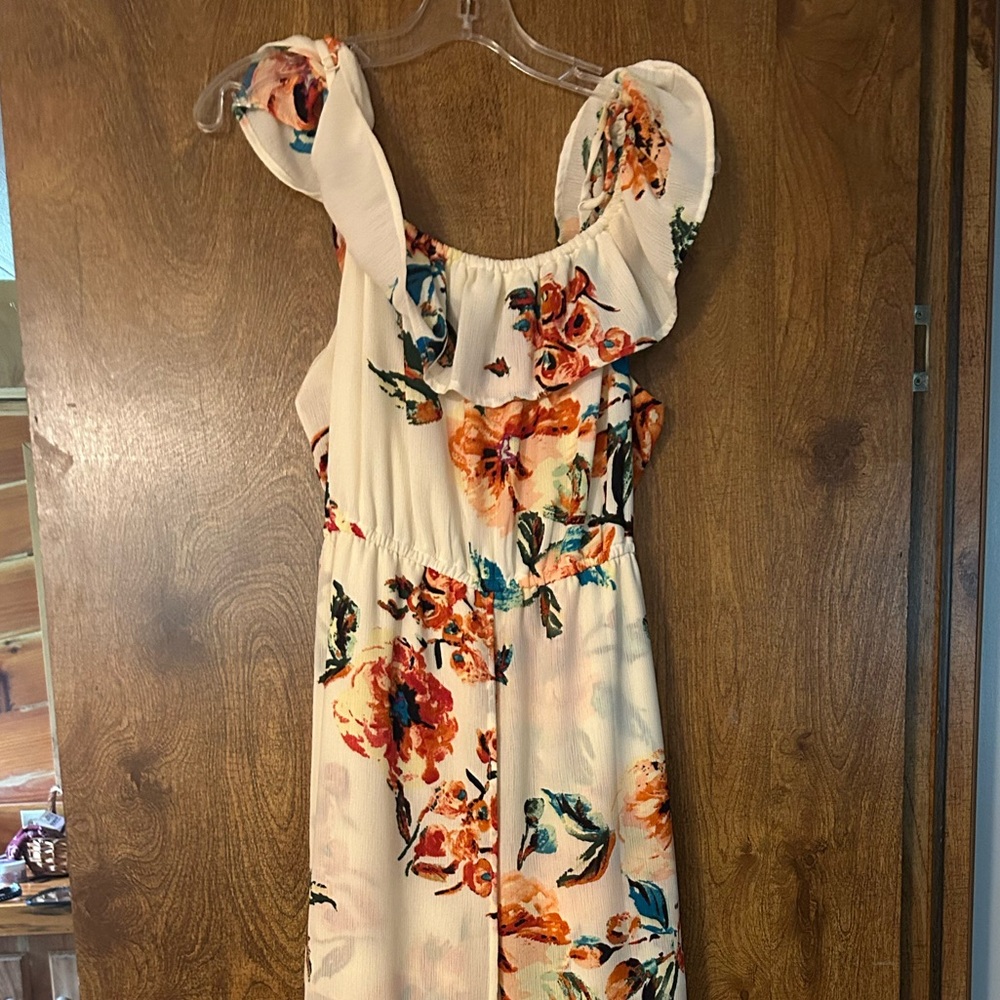 Shorts with spaghetti straps off shoulder